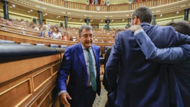 Feijóo, al PNV: "¿Quieren seguir siendo el 'kleenex' de Sánchez otros cuatro años más?"