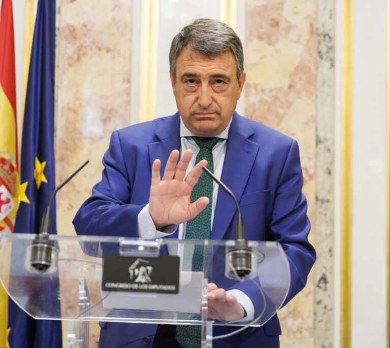 El PNV ve "complicado" que se agote la legislatura: "Puede descarrilar en cualquier momento"