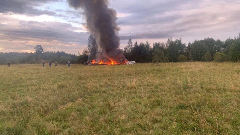 Restos del avión de Prigozgin en la región rusa de Tver.