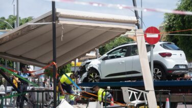 Un coche pierde el control y se estampa contra un comercio en Fuerteventura dejando ocho heridos, entre ellos un bebé