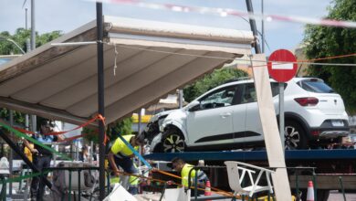 Un coche pierde el control y se estampa contra un comercio en Fuerteventura dejando ocho heridos, entre ellos un bebé