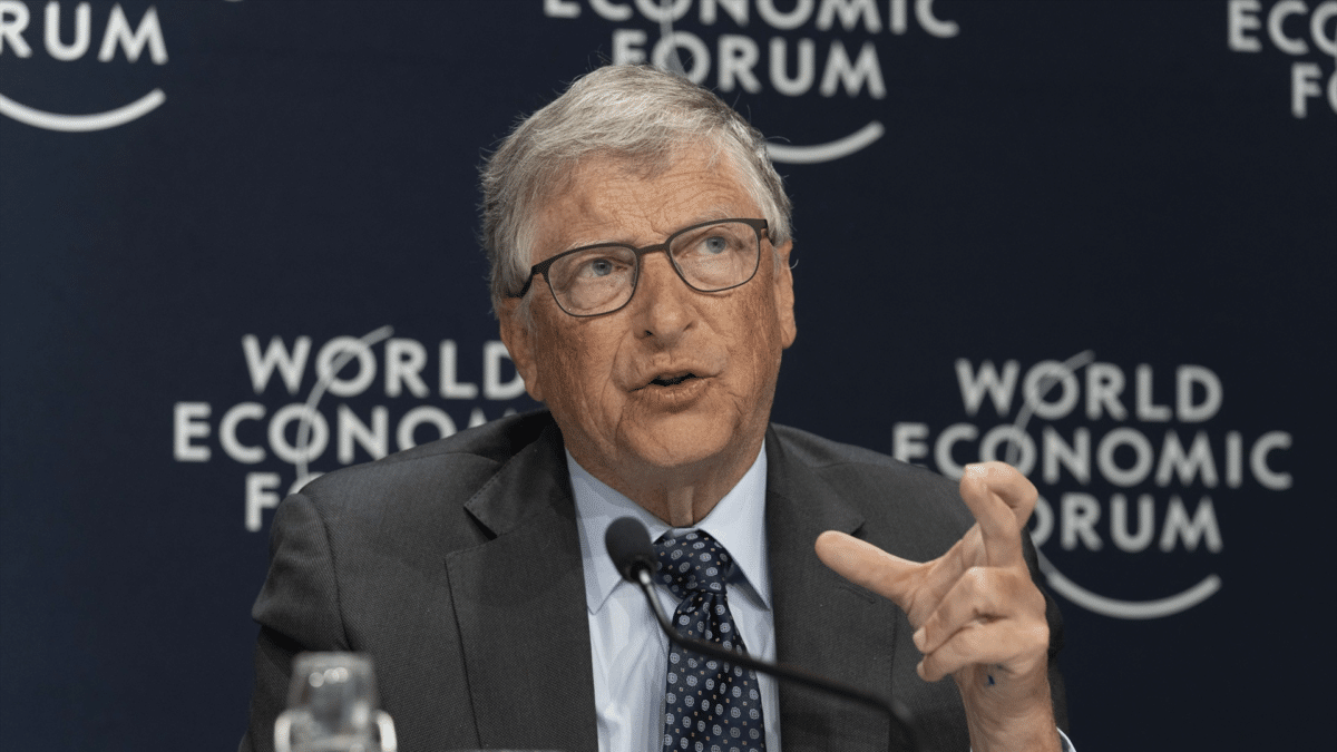 Un discurso de Bill Gates, quien combate dengue, Zika y fiebre amarilla con su enorme granja mosquitos en Colombia