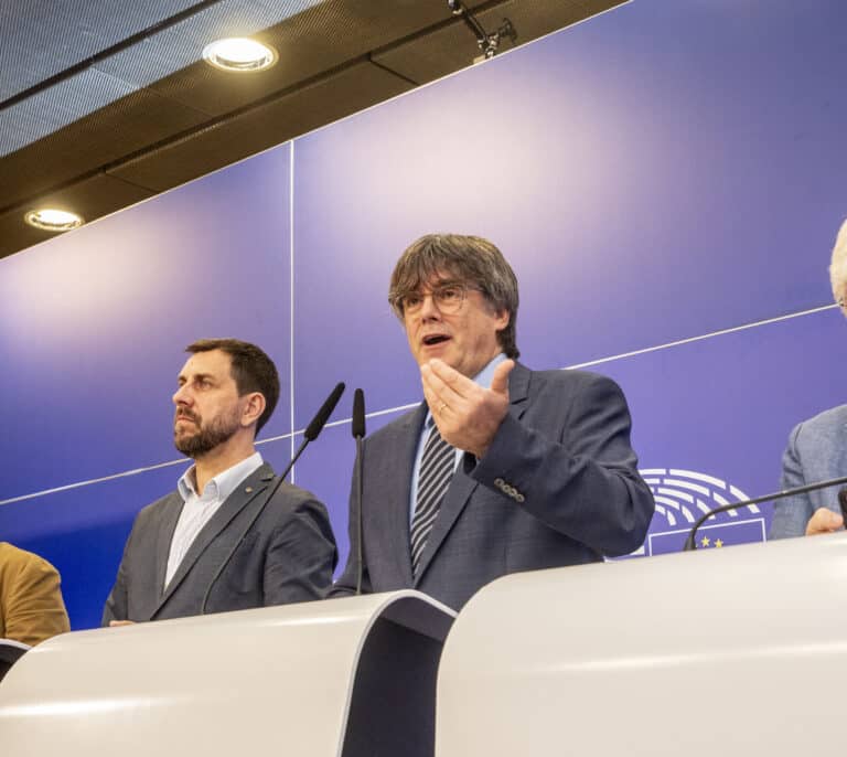 A Puigdemont se le ha aparecido la Virgen de Montserrat