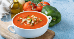 Historia y origen del gazpacho: de comida de los campesinos a la mesa de todos los españoles
