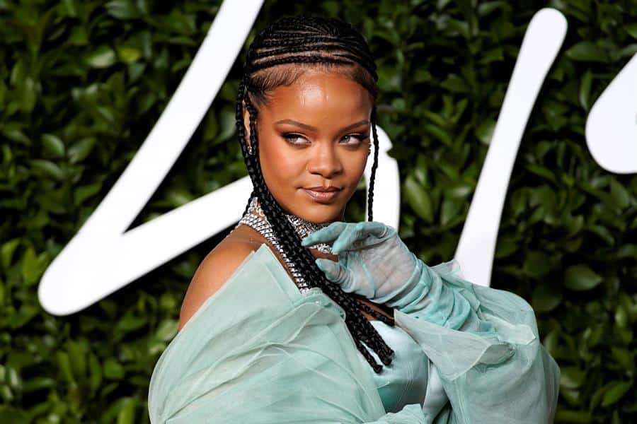 Rihanna durante los Fashion Awards de 2019