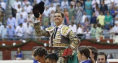 El Juli hace historia: corta ocho orejas y un rabo en el regreso de los toros a Gijón