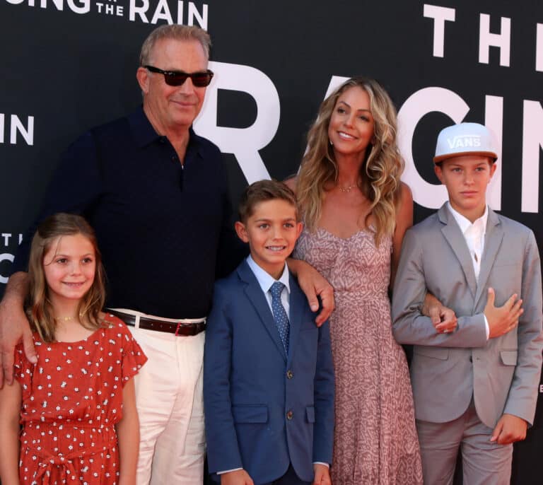 El divorcio de Kevin Costner se pone feo: su ex le acusa de ocultar sus finanzas y él se siente acosado