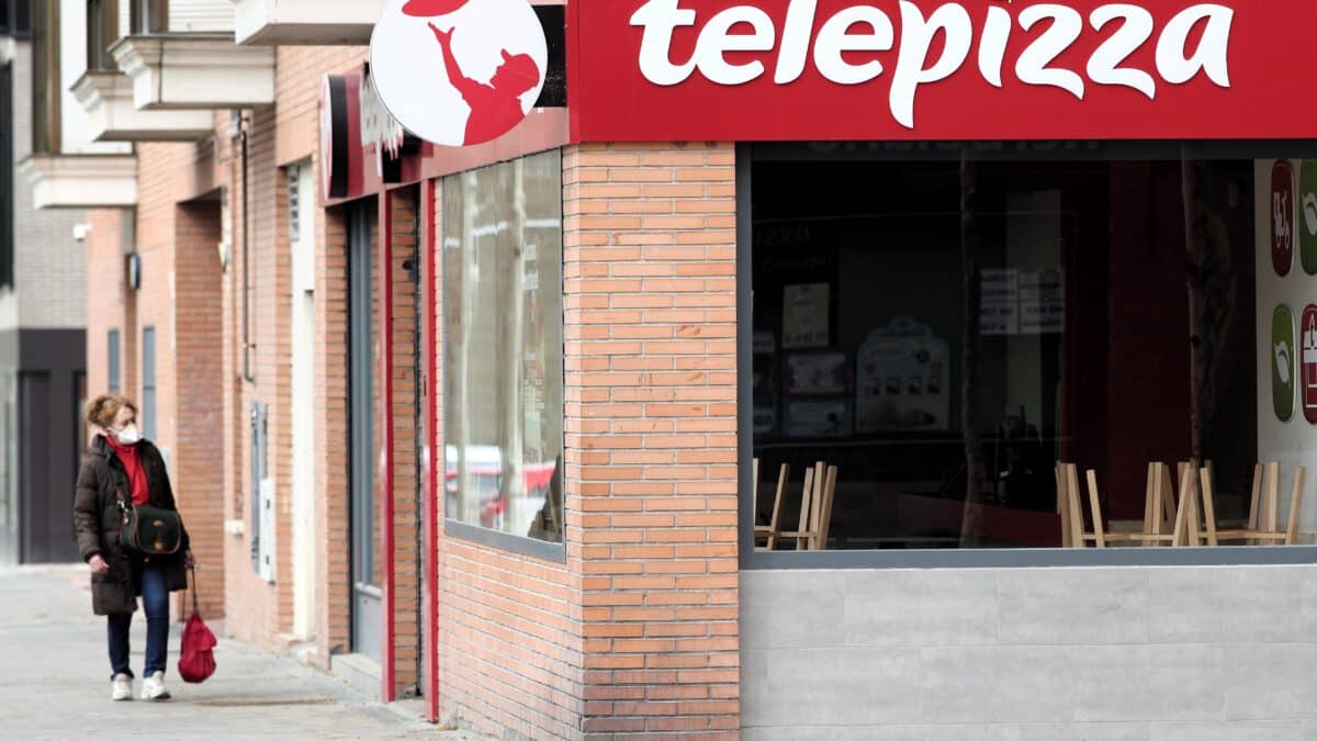 Telepizza busca de nuevo el 'secreto' para mantener su masa a flote