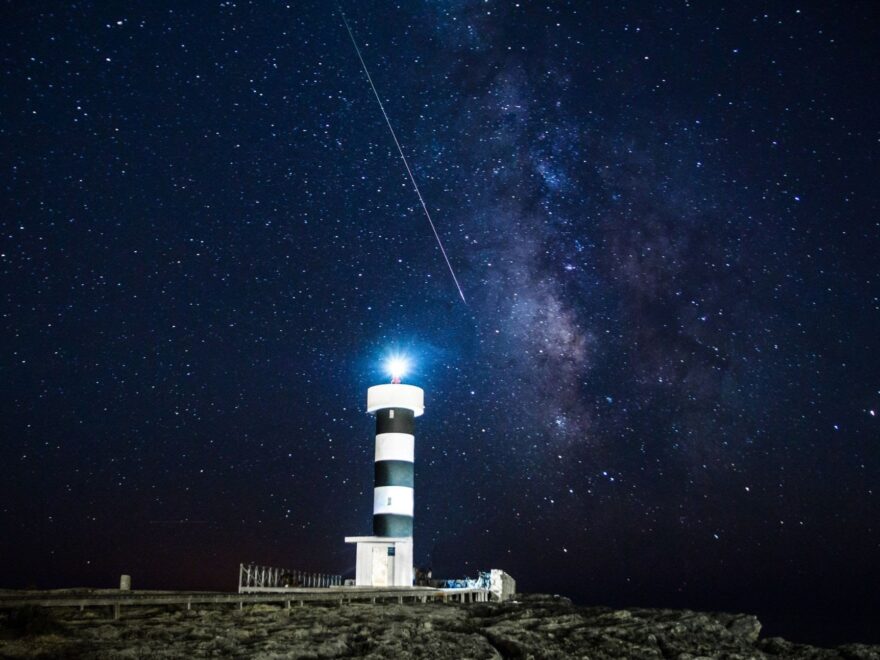 Las lluvias de estrellas fugaces conocidas como las Perseidas, que en agosto de 2023 se verán el próximo sábado día 12