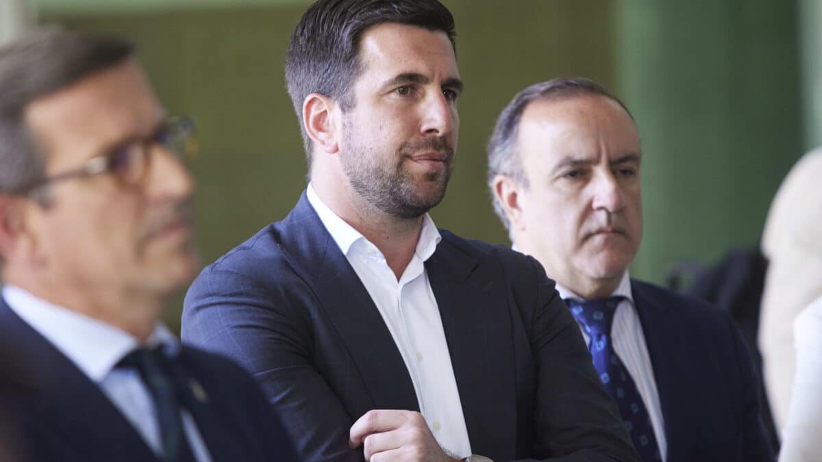 El presidente de Cox Energy, Enrique Riquelme, durante la reunión de la Comisión de Seguimiento de Abengoa en el Campus de Palmas Altas