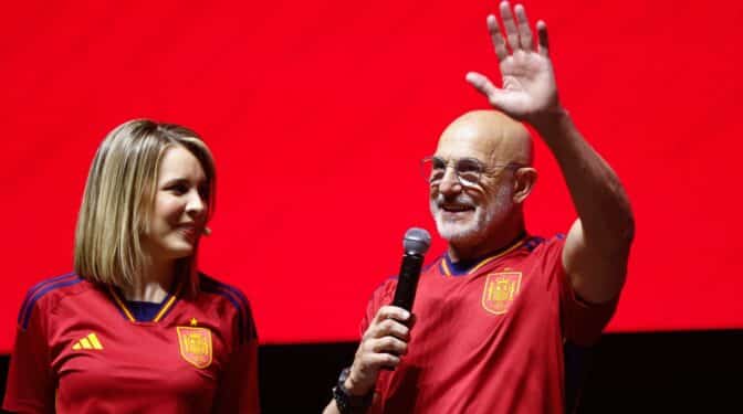 La RFEF garantiza la continuidad de Luis de la Fuente pero no la de Vilda
