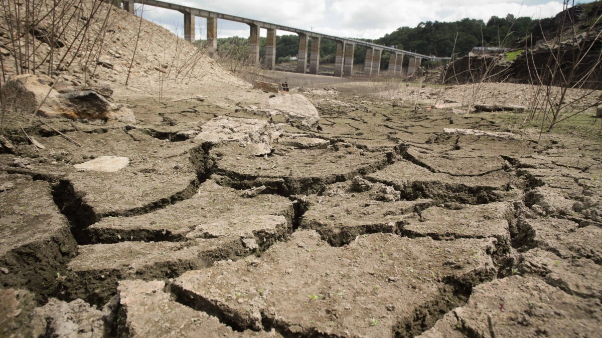 Embalse de Belesar en el Río Miño, a 3 de agosto de 2023, en Lugo, Galicia (España)