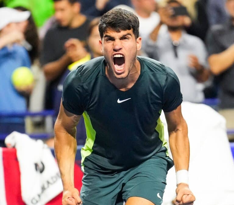 Kyrgios responde a las críticas a Carlos Alcaraz por tirar su raqueta