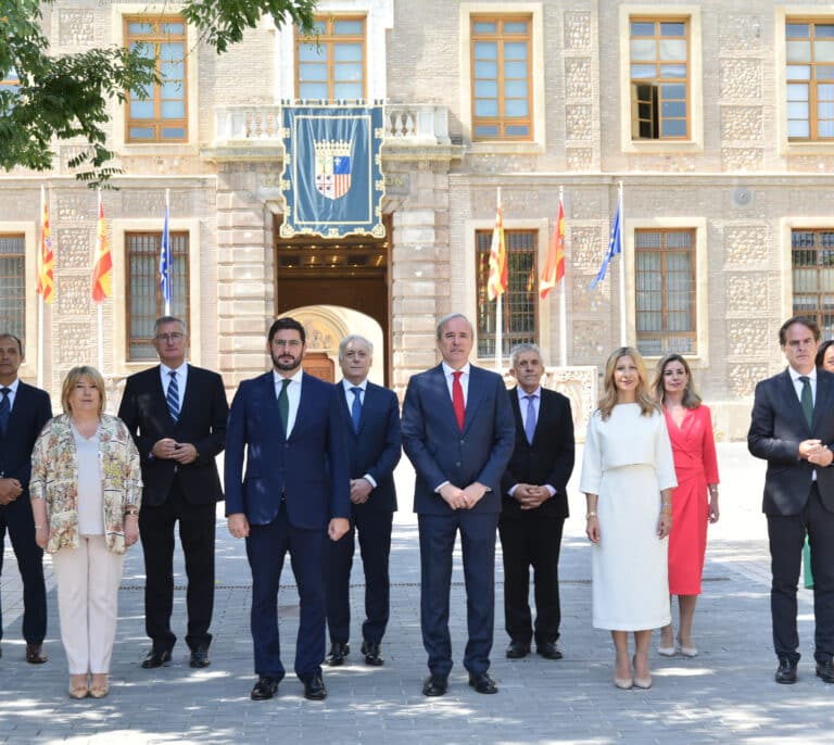 El nuevo Gobierno de Aragón liderado por Azcón echa a andar tras la toma de posesión