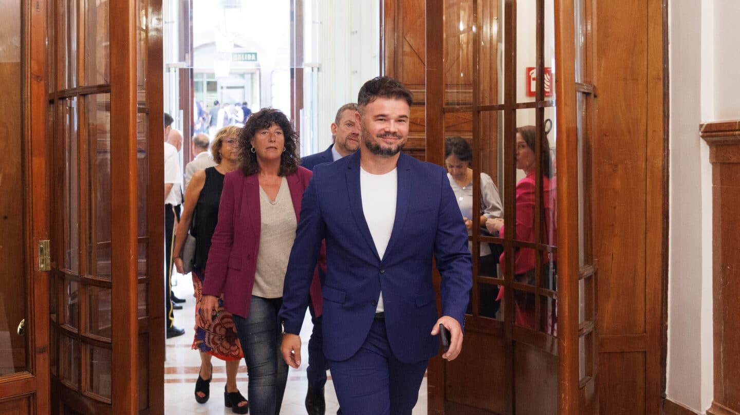 El portavoz de ERC en el Congreso, Gabriel Rufián, a su llegada a la Sesión Constitutiva de la XV Legislatura en el Congreso de los Diputados