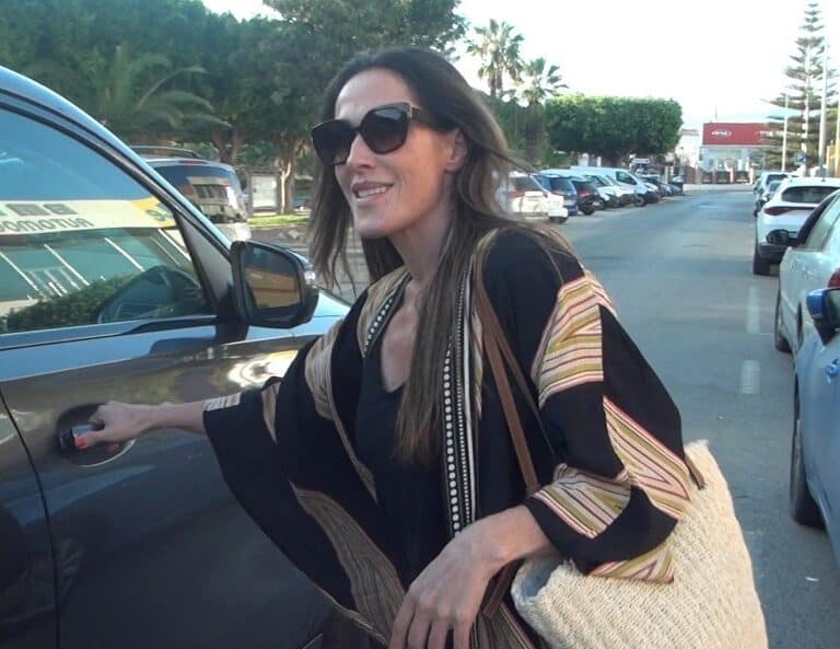 Malú interrumpió sus vacaciones para estar junto a Albert Rivera tras la muerte de su padre