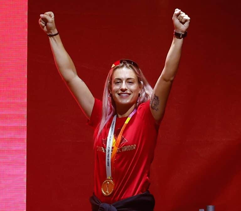 Alexia Putellas e Irene Paredes lideran las negociaciones con la RFEF en plena revolución de las seleccionadas