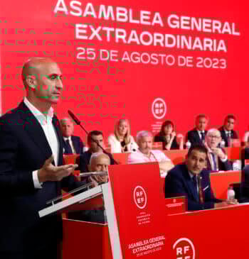Rubiales vuelve a escena antes de presentar su libro 'Matar a Rubiales'