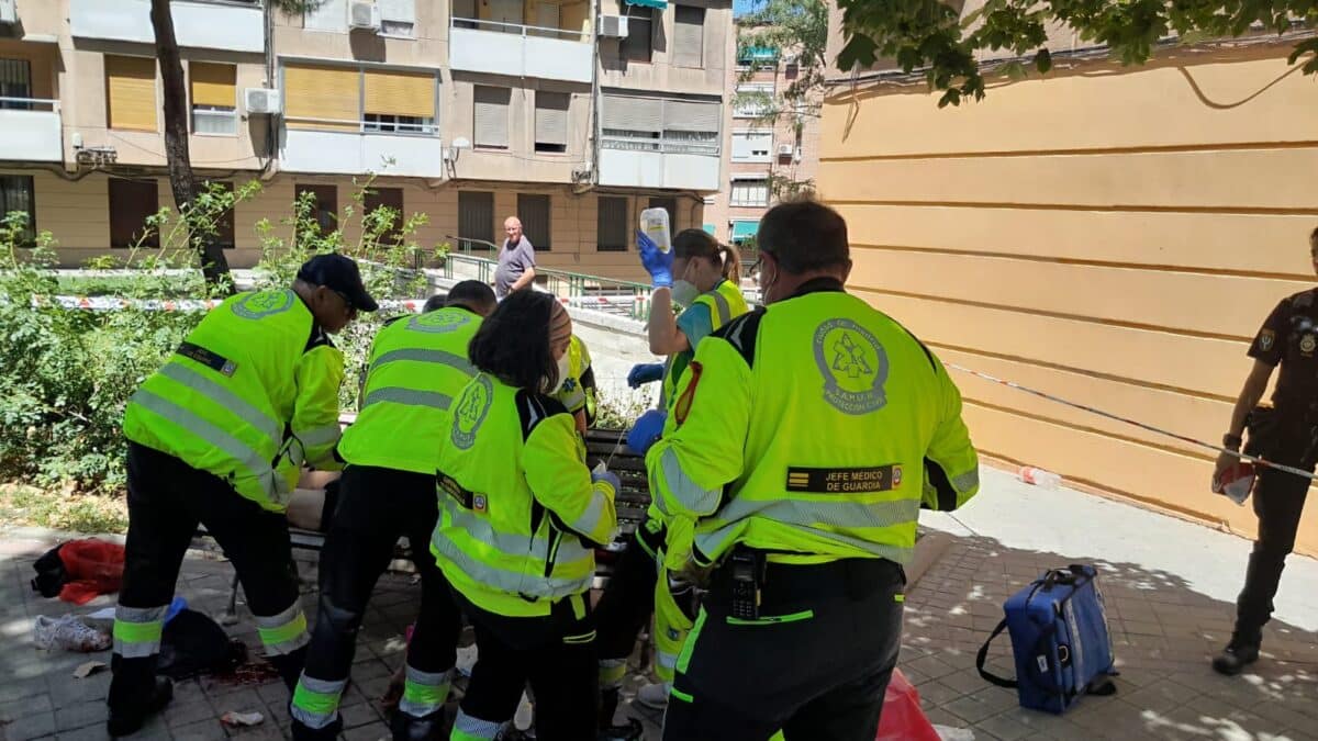 Herido grave un hombre de 33 años tras recibir múltiples puñaladas en Madrid