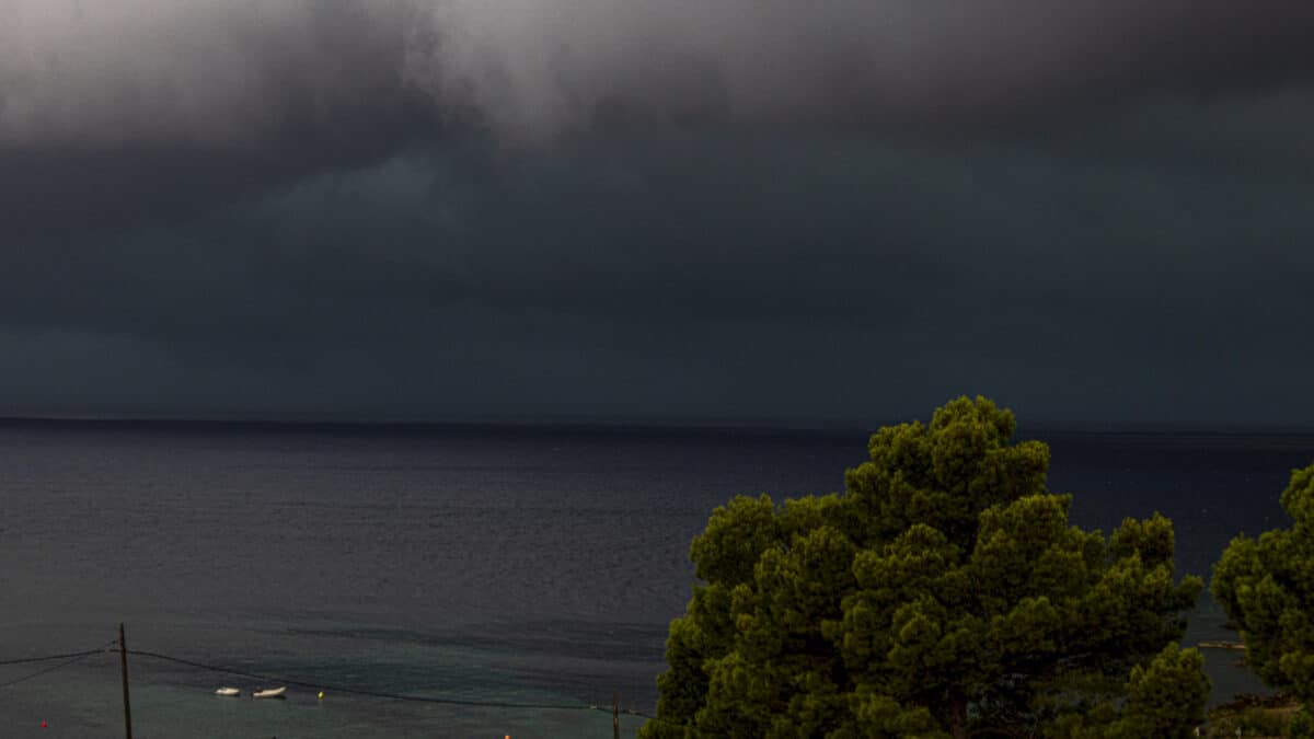 El temporal de lluvia y tormentas deja varios heridos y rescates en el Mediterráneo