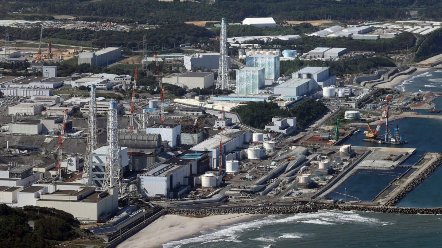 Imagen aérea de la central nuclear de Fukushima Daiichi en Okuma, prefectura de Fukushima, Japón, el 24 de agosto de 2023