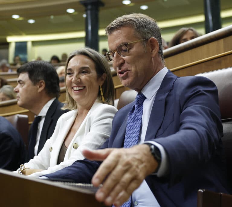 La dificultad del PP para sacar la investidura le aboca a una oposición distanciada de Vox