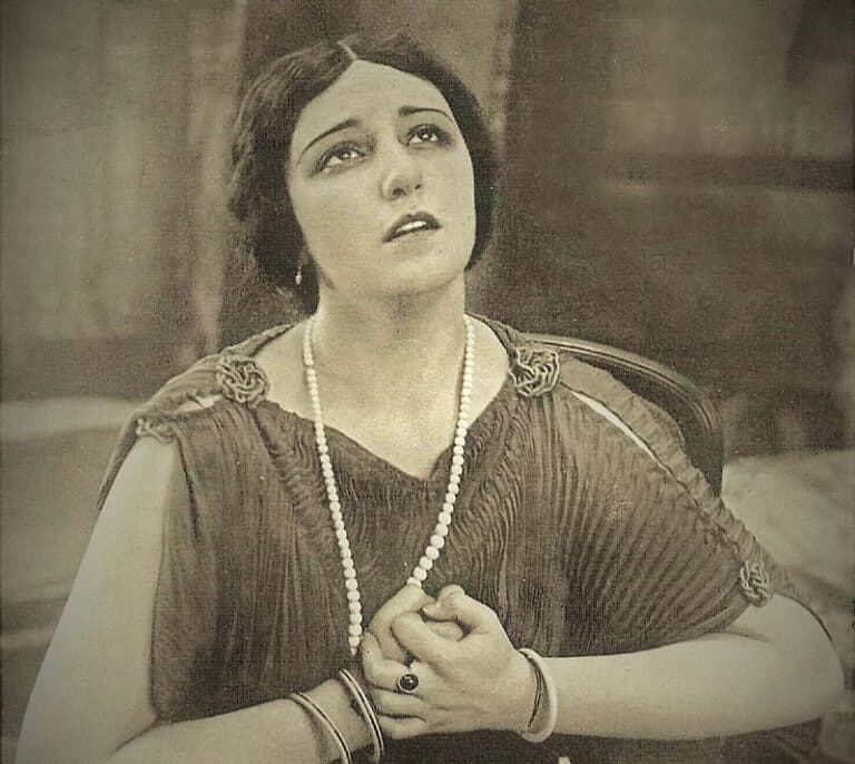 Publican el primer estudio sobre Helena Cortesina, la primera mujer española directora de cine