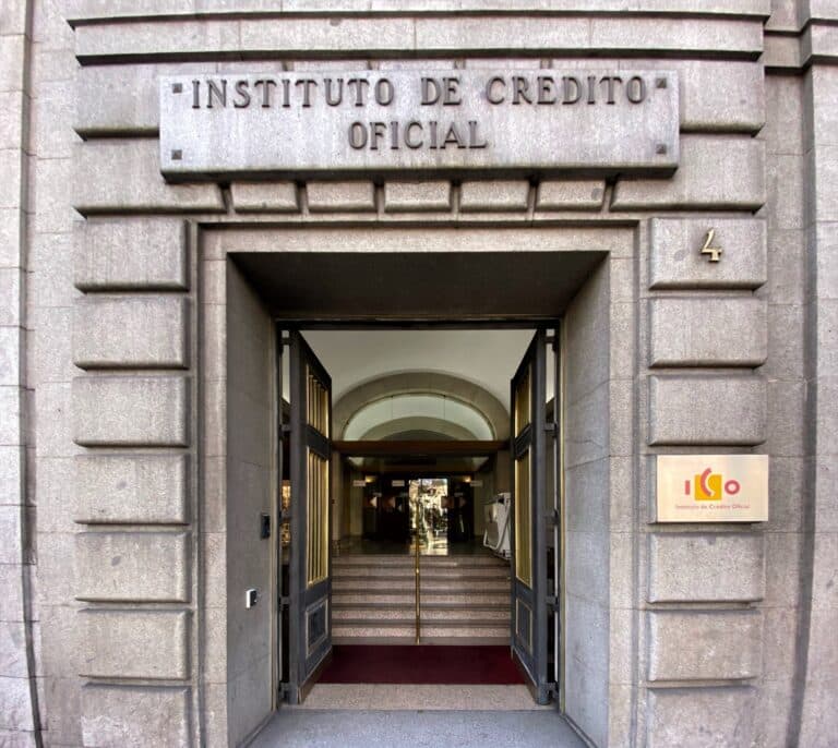 Los trabajadores del ICO se enfrentan a Montero y exigen pagos atrasados de 10.000 euros por persona