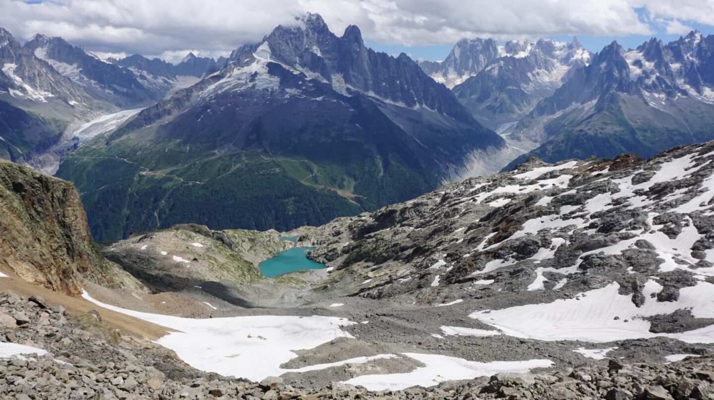 Área desglaciada de Belverdere y macizo del Mont Blanc