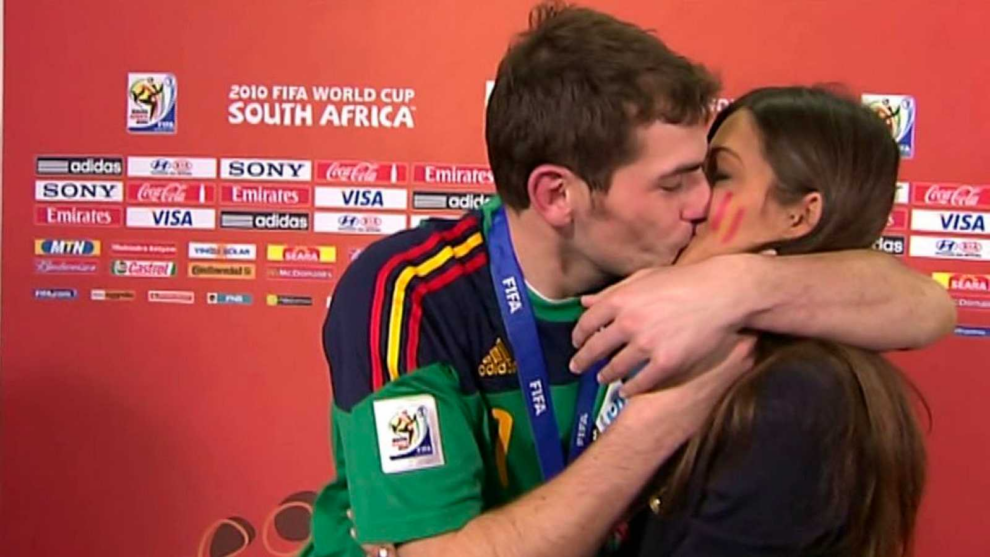 El famoso beso entre Sara Carbonero e Iker Casillas