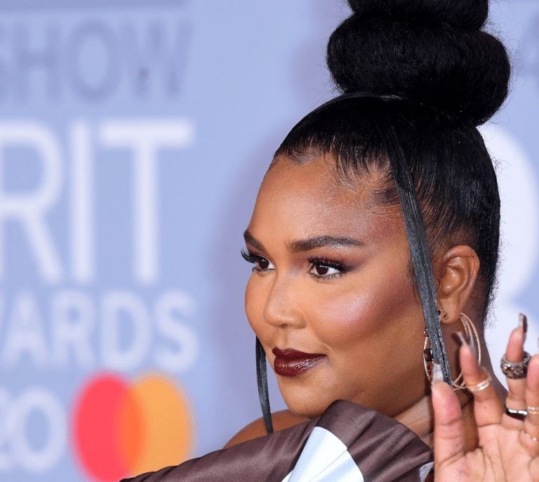 Lizzo denunciada por acoso sexual a tres bailarinas y un "ambiente de trabajo hostil"