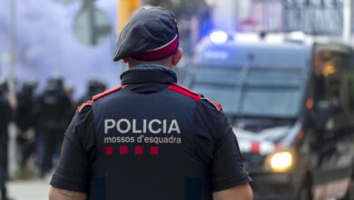 Encuentran el cadáver de una mujer con signos de violencia en una vivienda en Barcelona