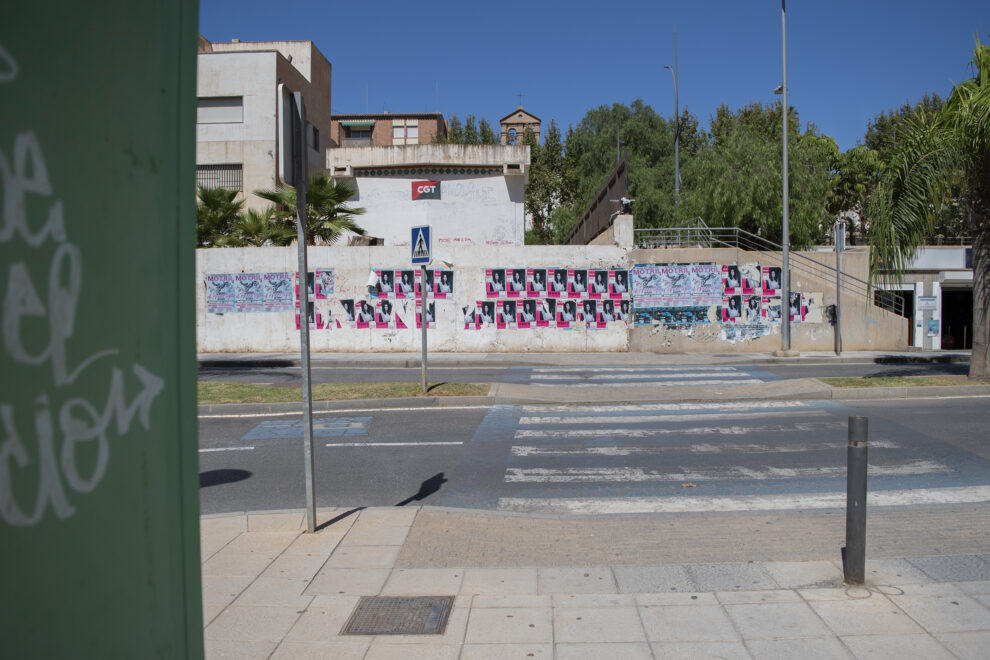 Calle de Motril cercana a la parroquia de Divina Pastora.