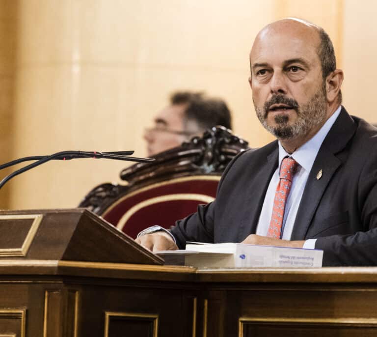 El nuevo presidente del Senado, Pedro Rollán, acusa a Sánchez de "ser incapaz de respetar el resultado de las urnas"