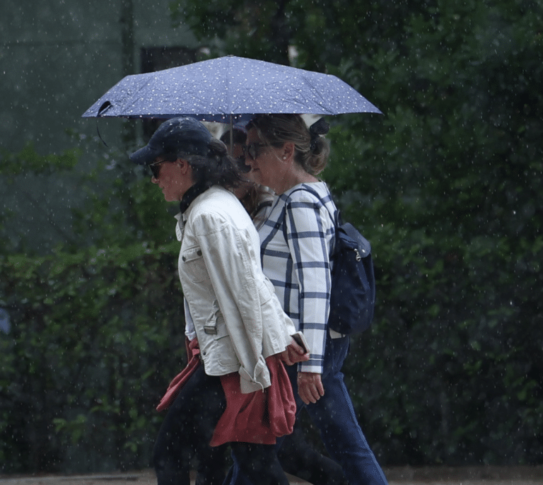 Madrid cierra nueve parques ante el temporal de viento y lluvia de este fin de semana