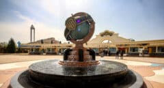 Facua denuncia al Parque Warner Madrid por impedir la entrada de comida y bebida del exterior