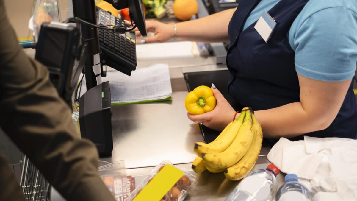 Los precios se relajaron al 2,8% en febrero y los alimentos al 5,3%