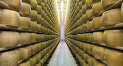 Muere un empresario italiano aplastado por 25.000 quesos Grana Padano