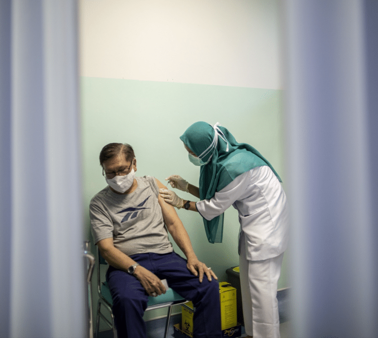 Repunte de contagios por Covid-19 en España pero con cuadros más leves que durante la pandemia