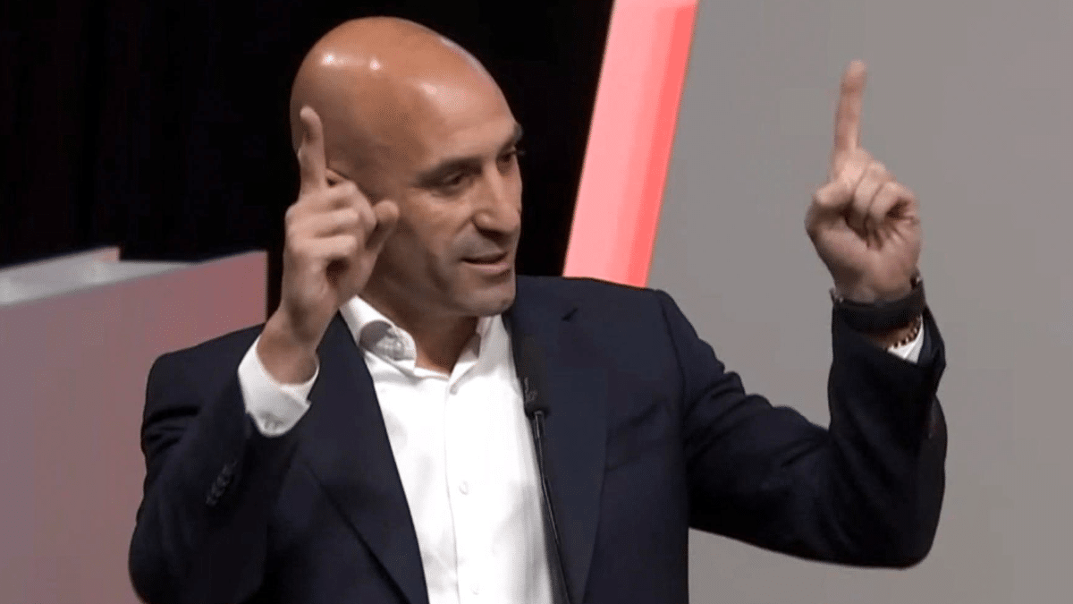 Rubiales le hace una peineta al feminismo