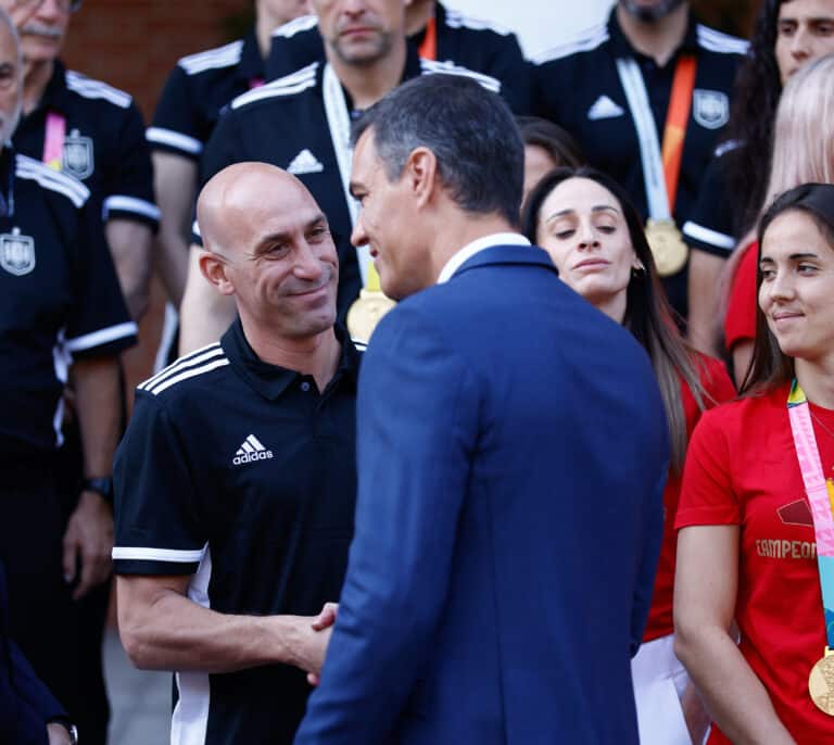 El primer denunciante de Rubiales: "Se ha mantenido en el cargo porque le interesaba al Gobierno"
