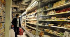 Francia acuerda con fabricantes y supermercados congelar los precios de 5.000 productos