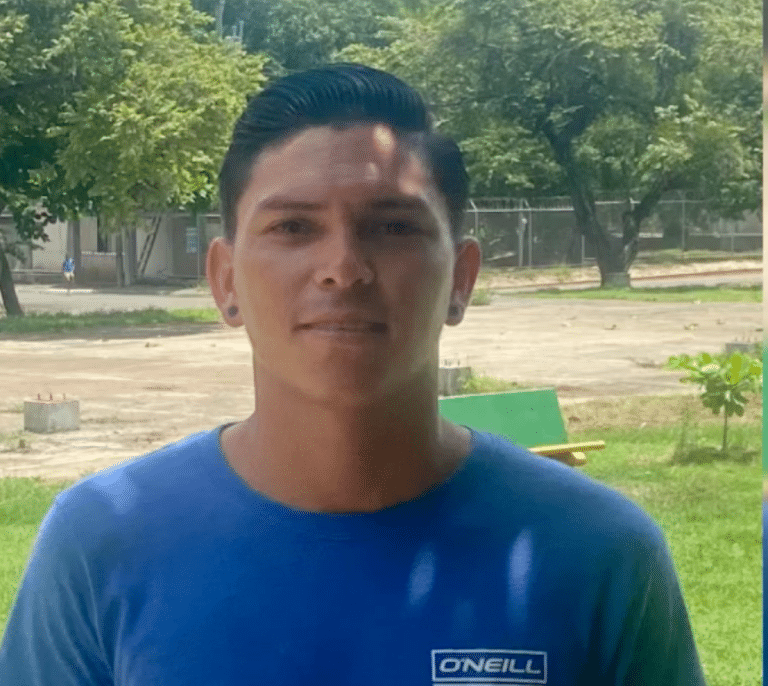 Cerca de mil personas en el funeral de Chucho, futbolista al que mató un cocodrilo en Costa Rica 