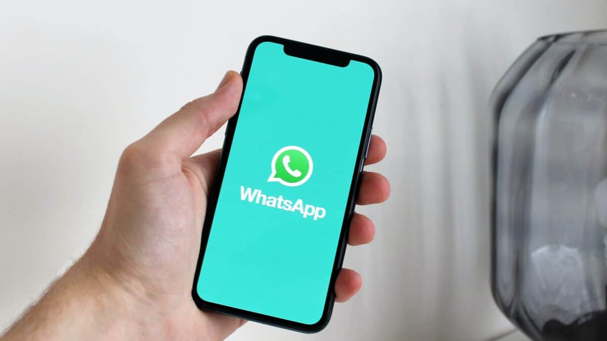 WhataApp ya permite compartir pantalla durante una videollamada