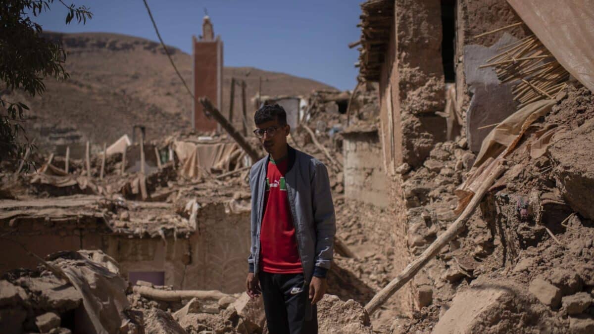 Un superviviente del terremo en la población de Takhit (Marruecos).