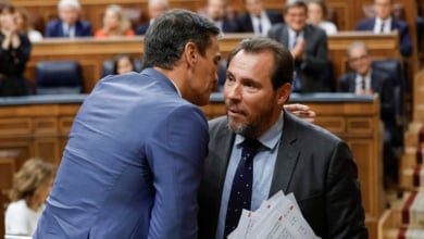 La acusación de Óscar Puente a Aznar podría encuadrarse en el artículo 28 del Código Penal