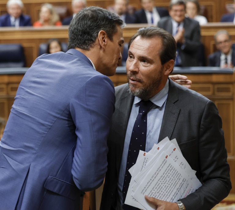 La acusación de Óscar Puente a Aznar podría encuadrarse en el artículo 28 del Código Penal