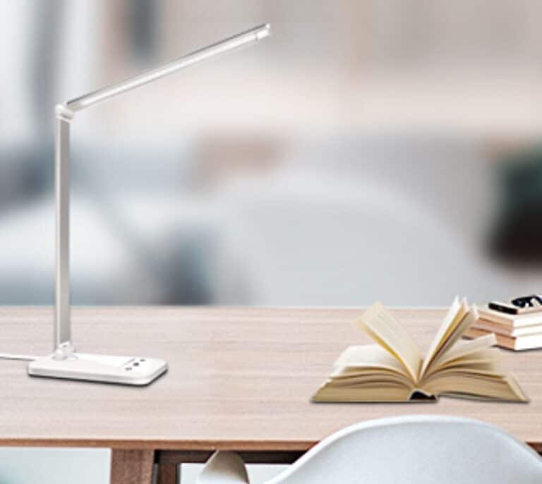 Esta lámpara de escritorio perfecta para estudiar o trabajar ¡ahora está rebajada un 23% en Amazon!