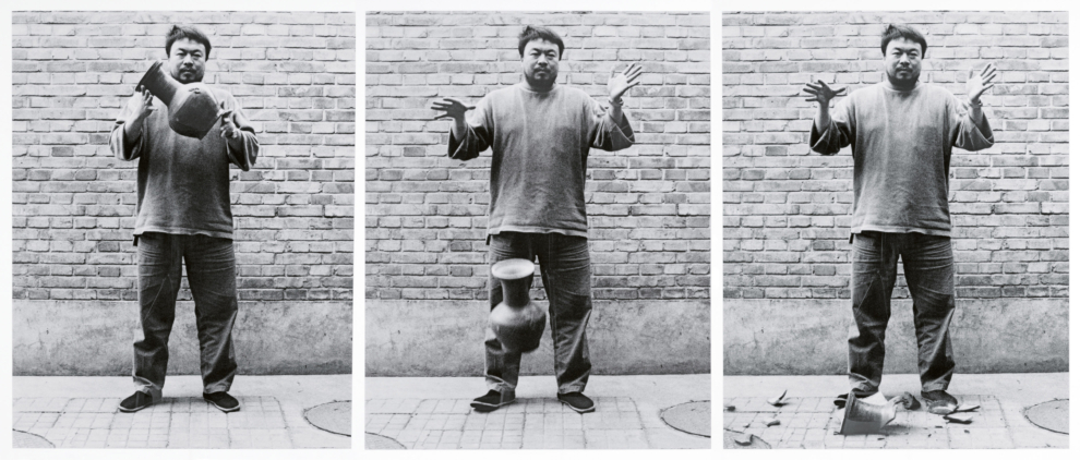 Dropping a Han Dynasty Urn (1995)