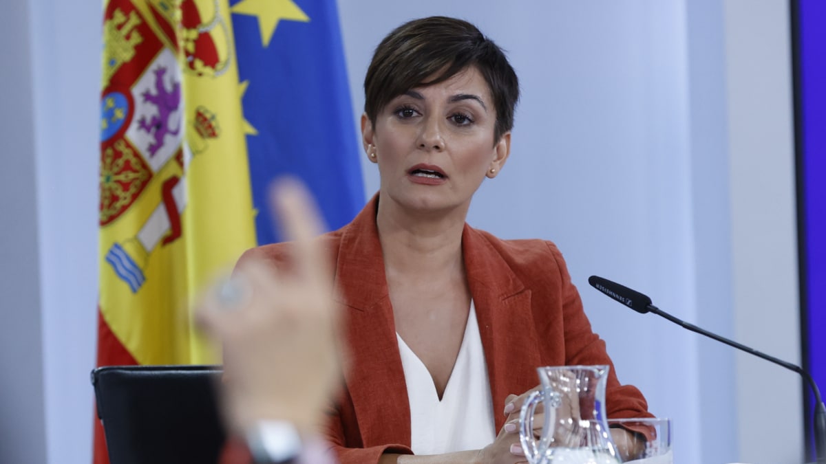 MADRID, 25/09/2023.- La ministra portavoz del Gobierno y ministra de Política Territorial en funciones, Isabel Rodríguez, ofrece una rueda de prensa después de la reunión del Consejo de Ministros, este lunes en Madrid. EFE/Juan Carlos Hidalgo